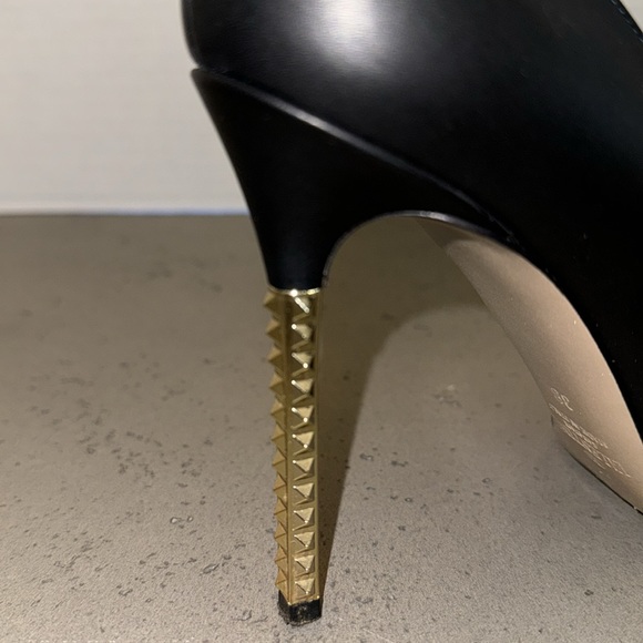 Valentino Garavani Gold Extreme Heel Nappa Leather Rockstud Black Pump Sz 38 - Picture 10 of 11
